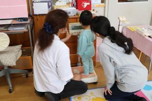 身体計測の様子２