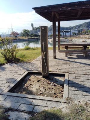 親水広場のシャワー