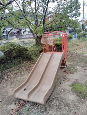 すべり台１