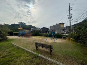 複合遊具、ブランコ