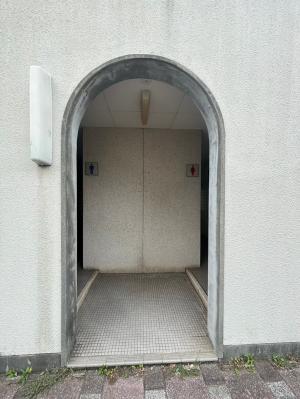 トイレ外観２