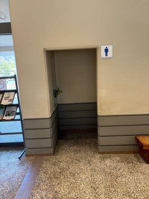 トイレ外観（男性）