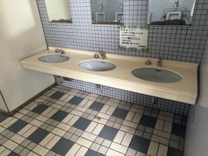 トイレ（男性手洗い場）