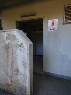 自由広場女子トイレ