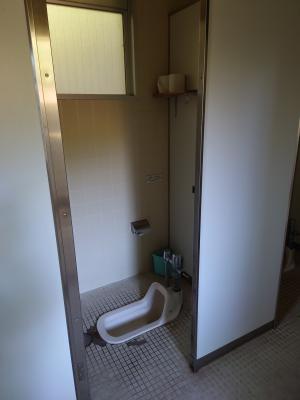 自由広場女子トイレ和式