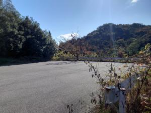 公園南入口からすぐの駐車場２