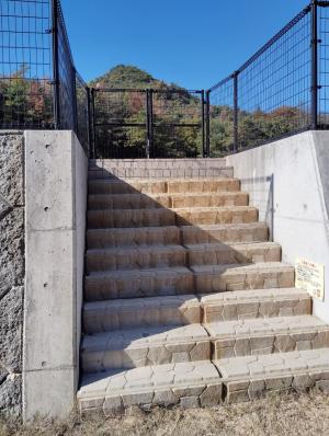 親水広場出入り口４