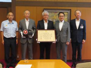 市長受賞報告記念写真