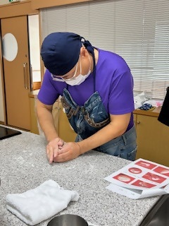 そば打ち教室の様子　参加者実践　こね