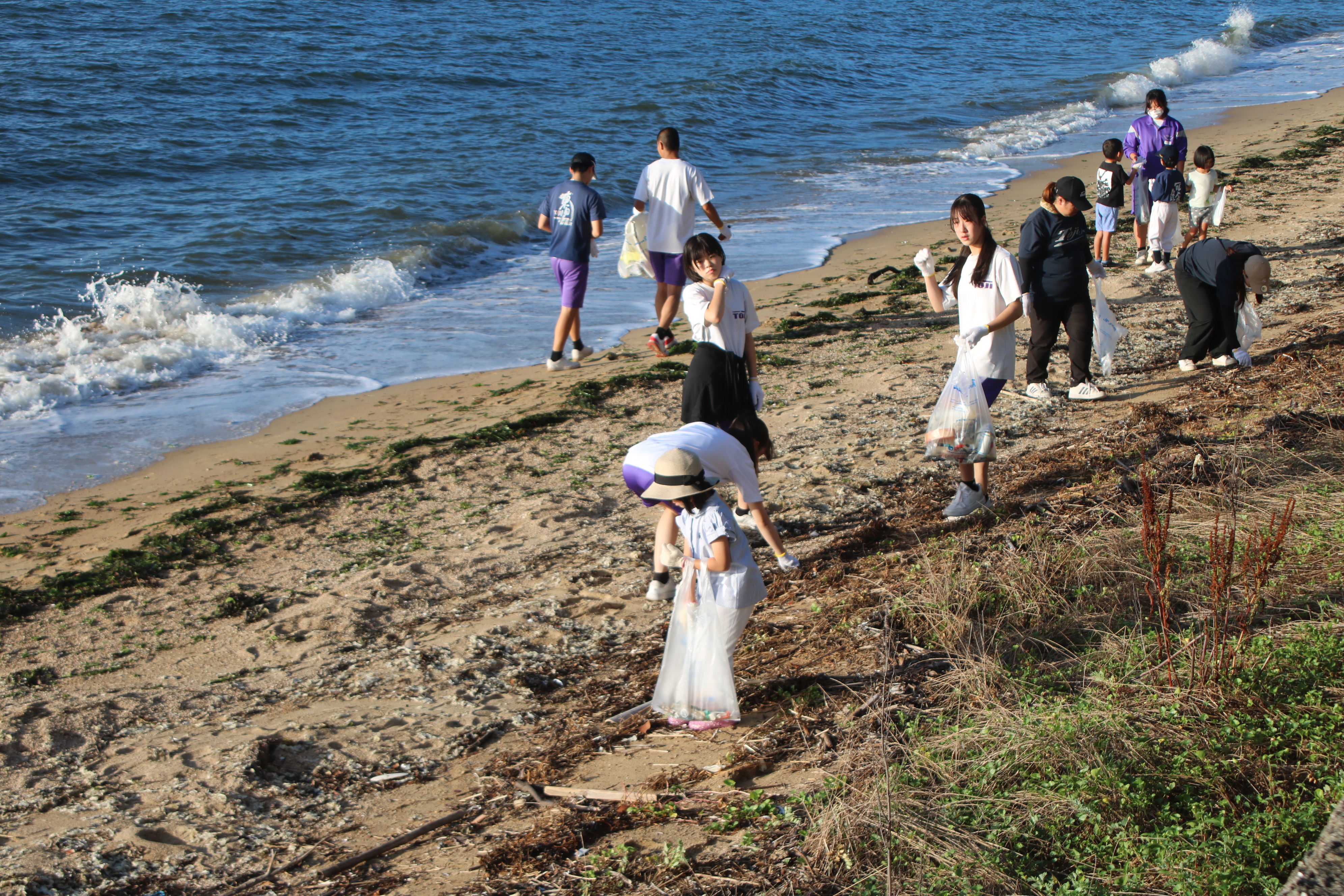 浜の清掃
