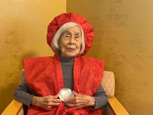 南　鈴子様　百歳記念写真