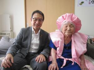 西本　里子様　百歳記念写真