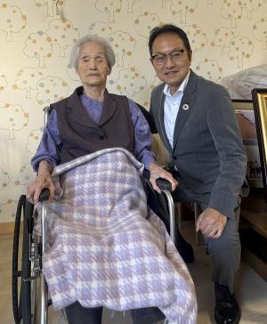 三宅　弘子様　百歳記念写真