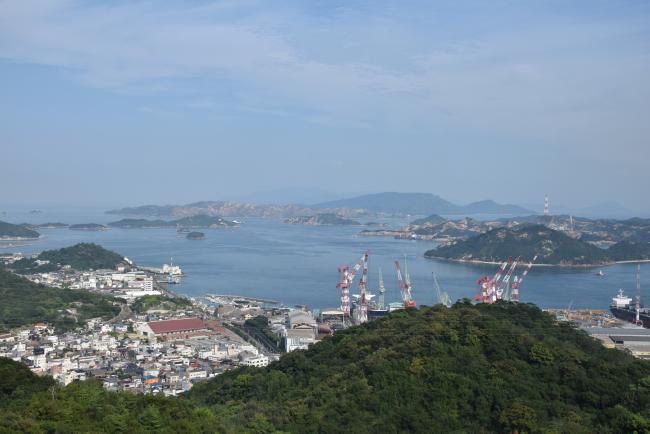 臥竜山から見た造船所の画像