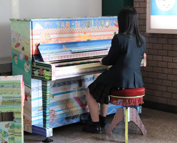 宇野駅ストリートピアノ
